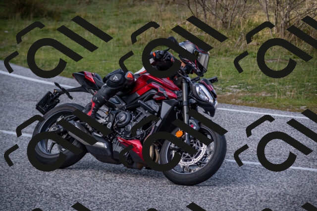 20251012125602-_5009835_am_