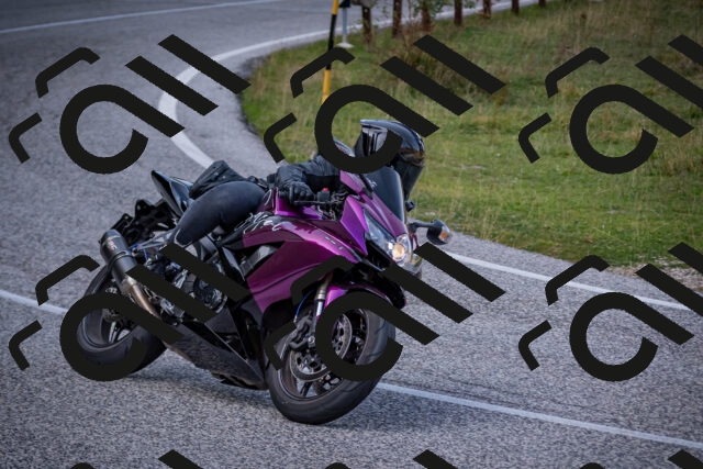 20251012125606-_5009841_am_