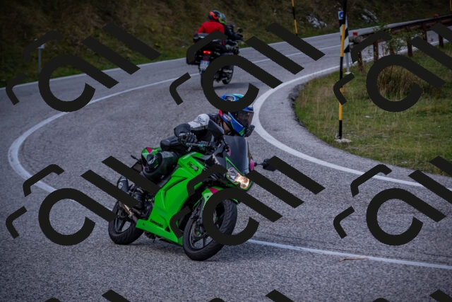 20251012125610-_5009846_am_