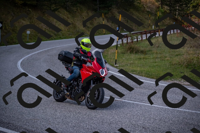 20251012125642-_5009849_am_