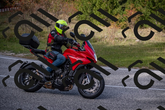 20251012125642-_5009850_am_