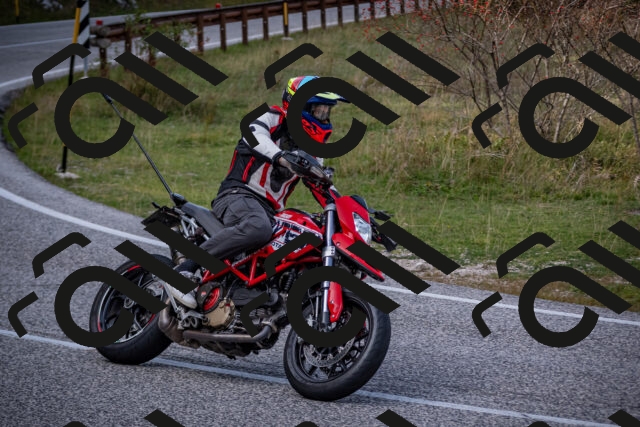 20251012125856-_5009860_am_