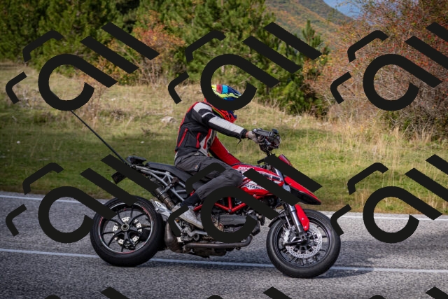 20251012125857-_5009861_am_