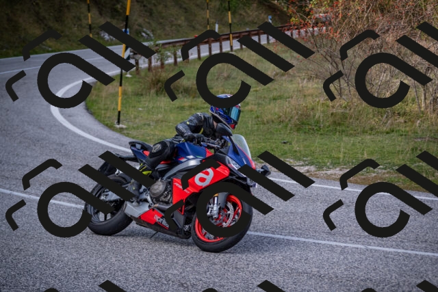 20251012125934-_5009863_am_