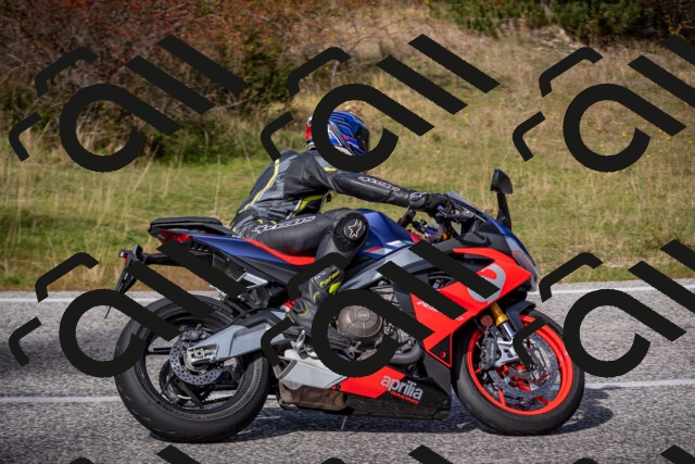 20251012125935-_5009865_am_