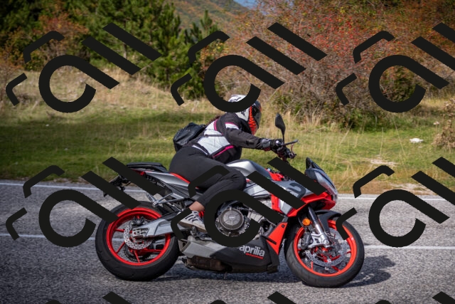 20251012125937-_5009868_am_