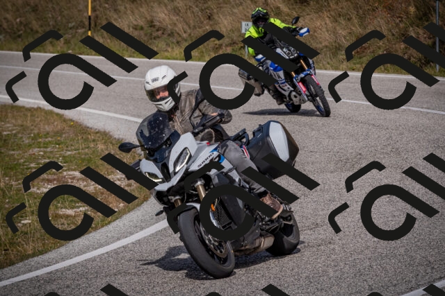 20251012125946-_5009870_am_