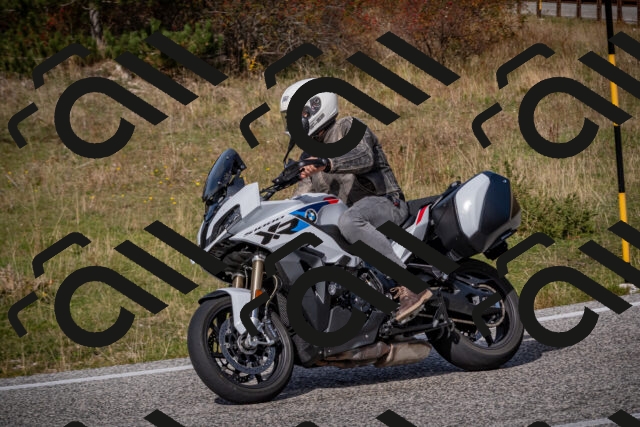 20251012125946-_5009872_am_