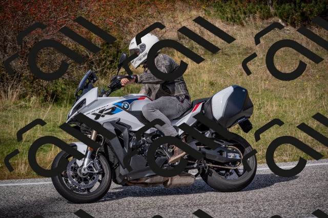 20251012125947-_5009873_am_