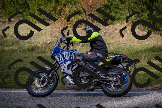 20251012125948-_5009876_am_