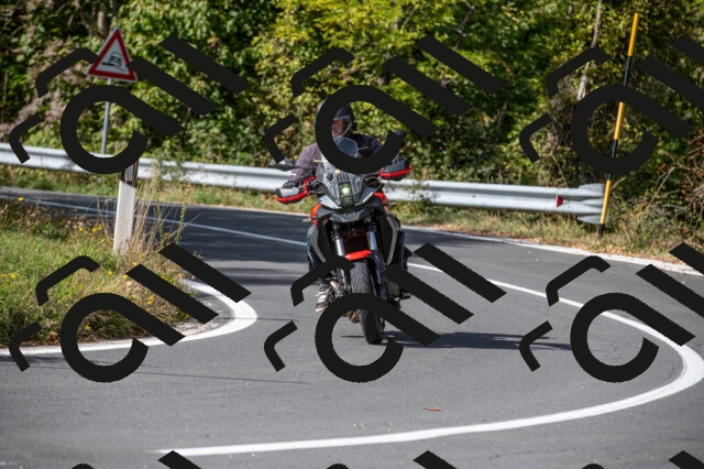 202510121257-M22_5570_m2_