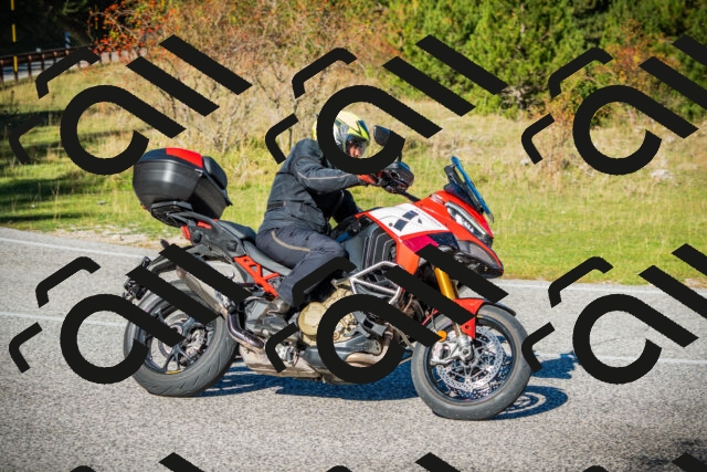 202510111106-DSC02056_c1_