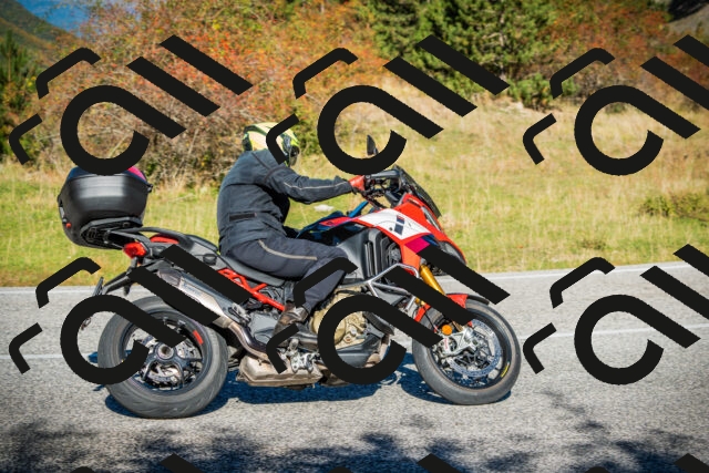 202510111106-DSC02057_c1_