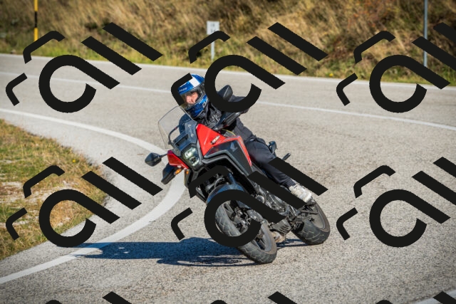 202510111109-DSC02082_c1_