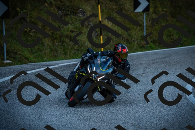 202510111159-DSC02503_c1_