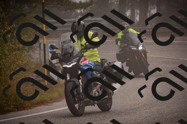 20251018113020-_5009931_am_