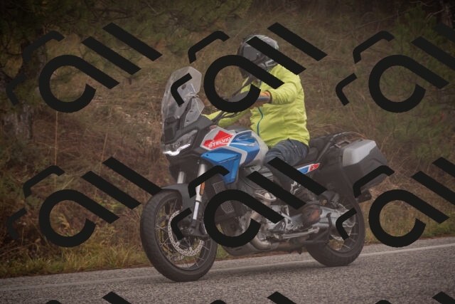 20251018113021-_5009933_am_