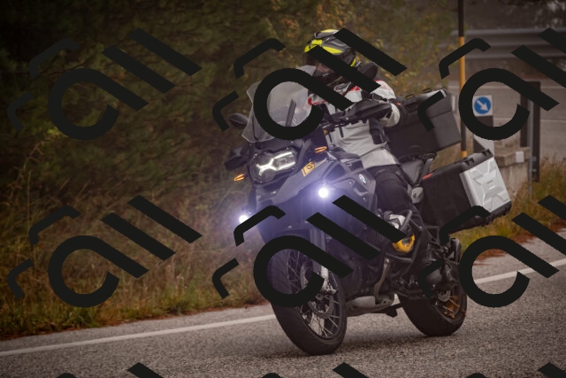 20251018113024-_5009937_am_