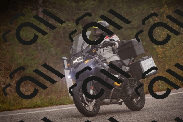 20251018113024-_5009938_am_