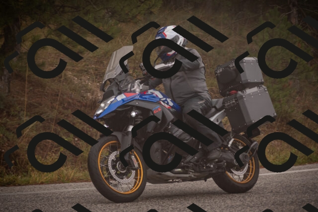 20251018113025-_5009940_am_