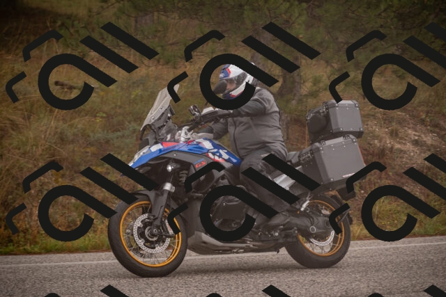 20251018113026-_5009941_am_