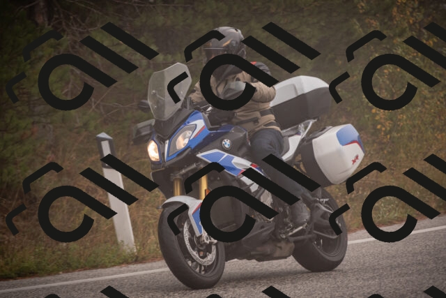 20251018113038-_5009945_am_