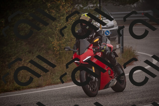 20251018113350-_5009951_am_