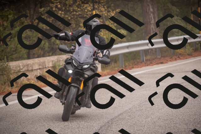 20251018113817-_5009956_am_