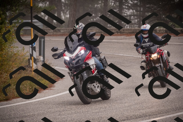 20251018114011-_5009978_am_