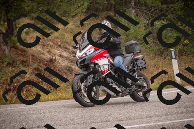 20251018114012-_5009980_am_