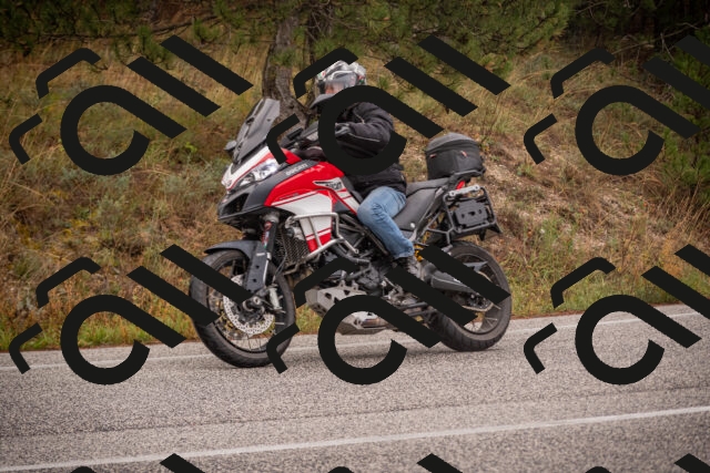 20251018114012-_5009981_am_