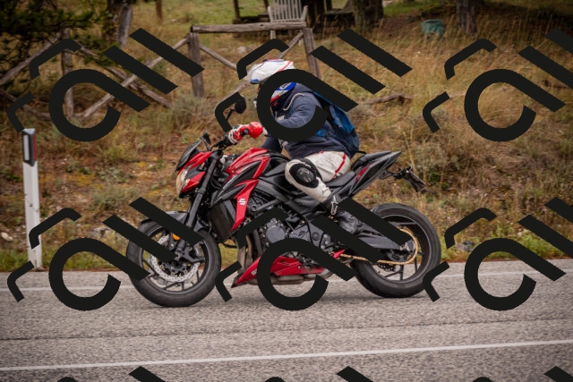 20251018114013-_5009983_am_