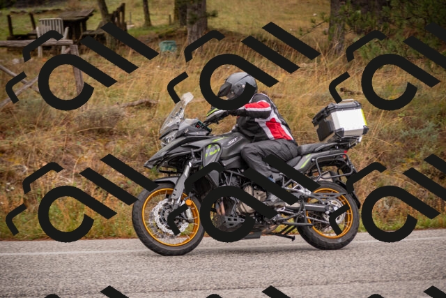 20251018114016-_5009986_am_