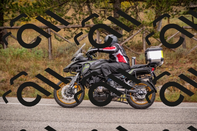 20251018114016-_5009987_am_