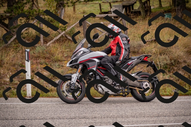 20251018115549-_5000012_am_