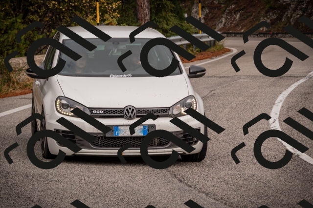 20251018121727-_5000025_am_