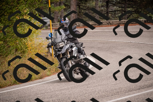 20251018121919-_5000029_am_