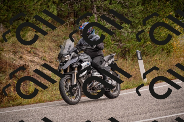 20251018121920-_5000030_am_