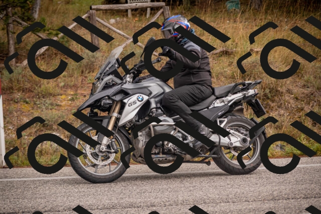 20251018121921-_5000032_am_