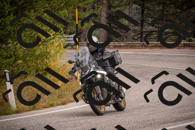 20251018121923-_5000033_am_