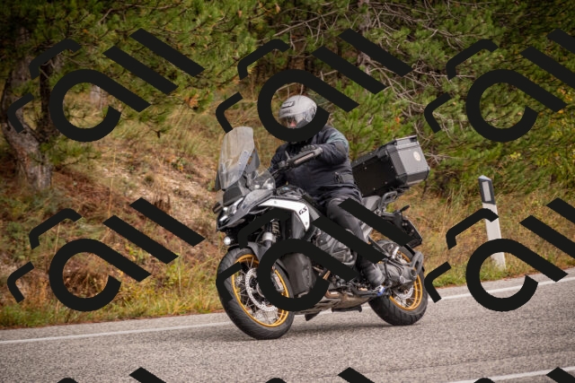 20251018121923-_5000034_am_