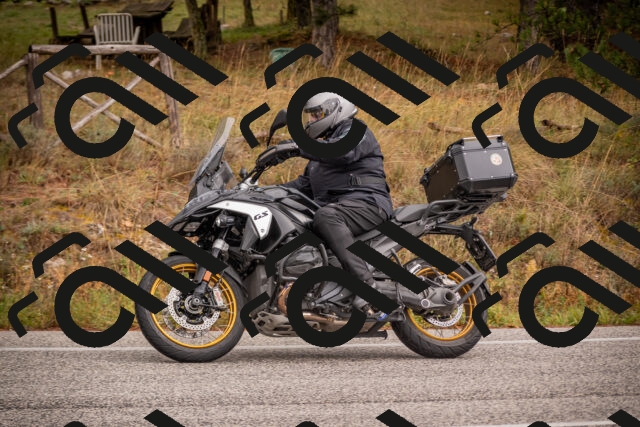 20251018121924-_5000035_am_