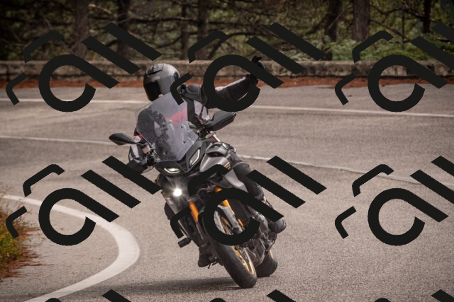 20251018122118-_5000038_am_