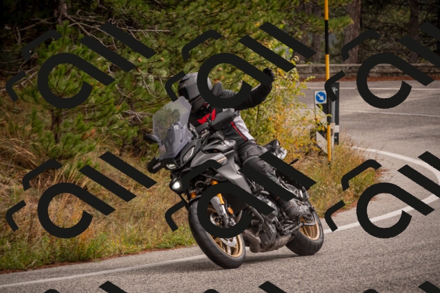 20251018122118-_5000039_am_