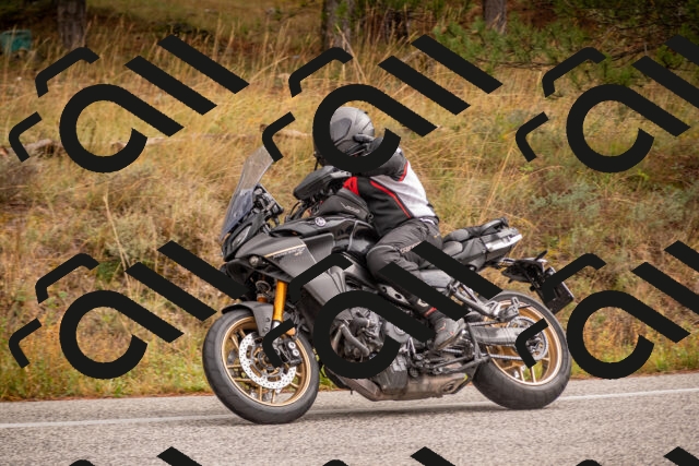 20251018122119-_5000040_am_