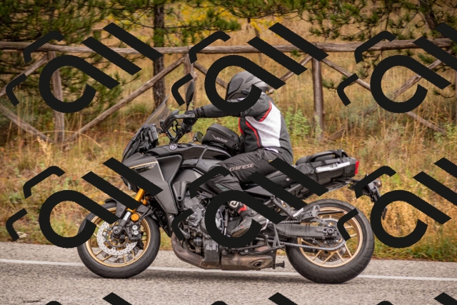 20251018122119-_5000041_am_