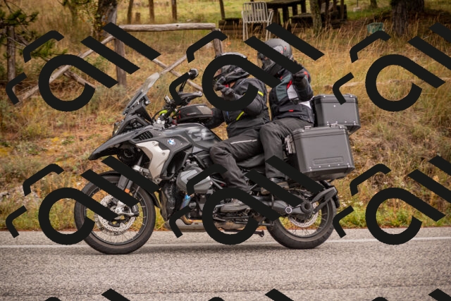 20251018122251-_5000048_am_