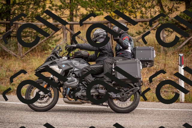 20251018122251-_5000049_am_