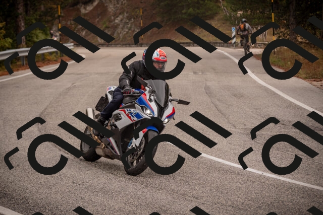 20251018122527-_5000052_am_