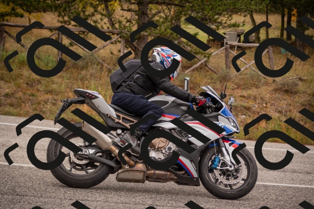 20251018122528-_5000053_am_